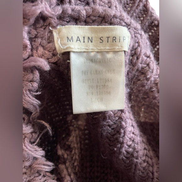 Main Strip - Anthropology - Women’s Distressed Oversized Boho Sweater - Picture 5 of 8